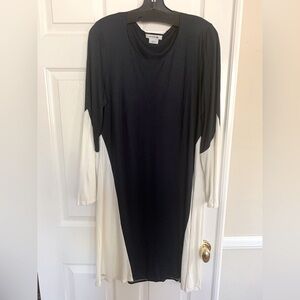 Lacoste Dress: Colorblock White/Black, Long Sleeves, Roundneck, Knee-Length 42